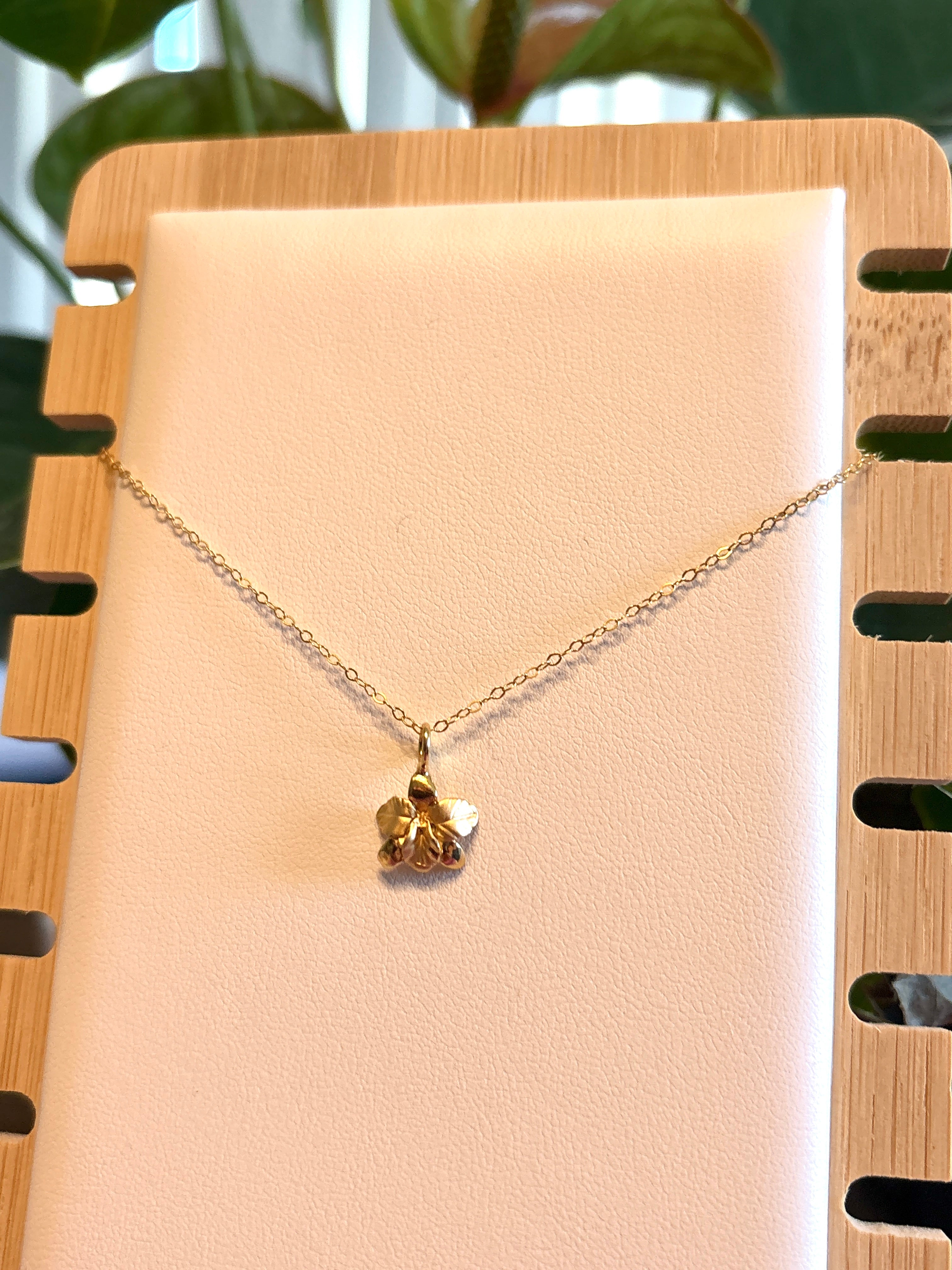 14K Orchid Necklace 14K オーキッドネックレス